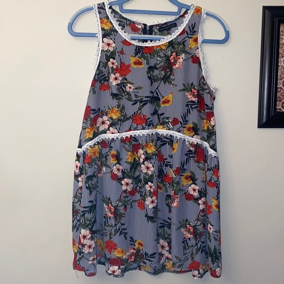 Signature Studio Floral and Stripe Blouse - Picture 10 of 10